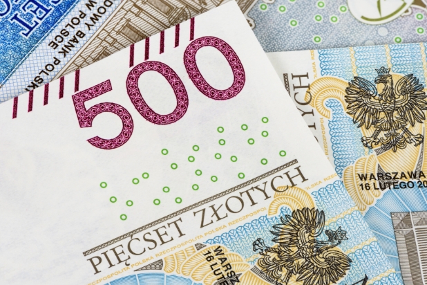 Banknoty o nominale pięćset złotych.