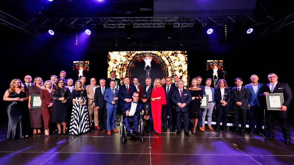 Laureaci Plebiscytu Gwiazdy Biznesu, na środku Adrian Furman